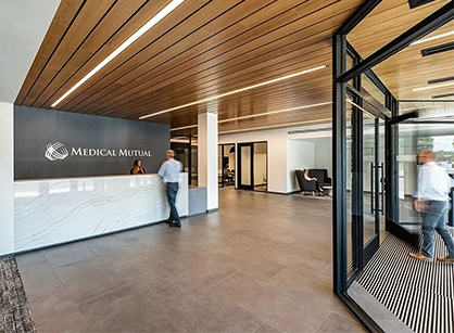 人性化的办公装修设计空间就该这样做——Medical Mutual保险公司